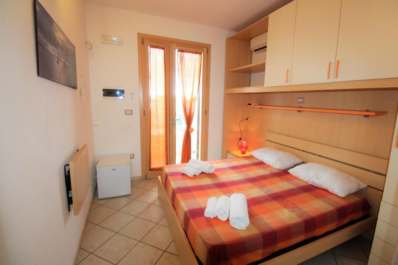 B&B Scoglio Di Pirro Climatizzato A 150 M Dalle Spiagge Salentine Torre San Giovanni Ugento Bagian luar foto