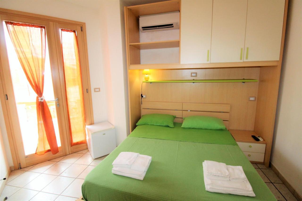 B&B Scoglio Di Pirro Climatizzato A 150 M Dalle Spiagge Salentine Torre San Giovanni Ugento Bagian luar foto