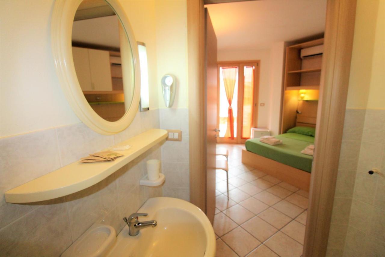 B&B Scoglio Di Pirro Climatizzato A 150 M Dalle Spiagge Salentine Torre San Giovanni Ugento Bagian luar foto